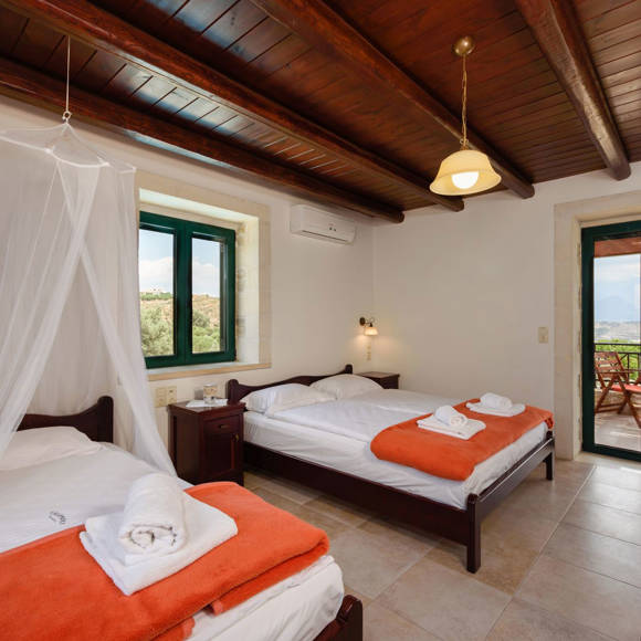 Kalamaki Holidays Villa Dionysos Sleep Up Right