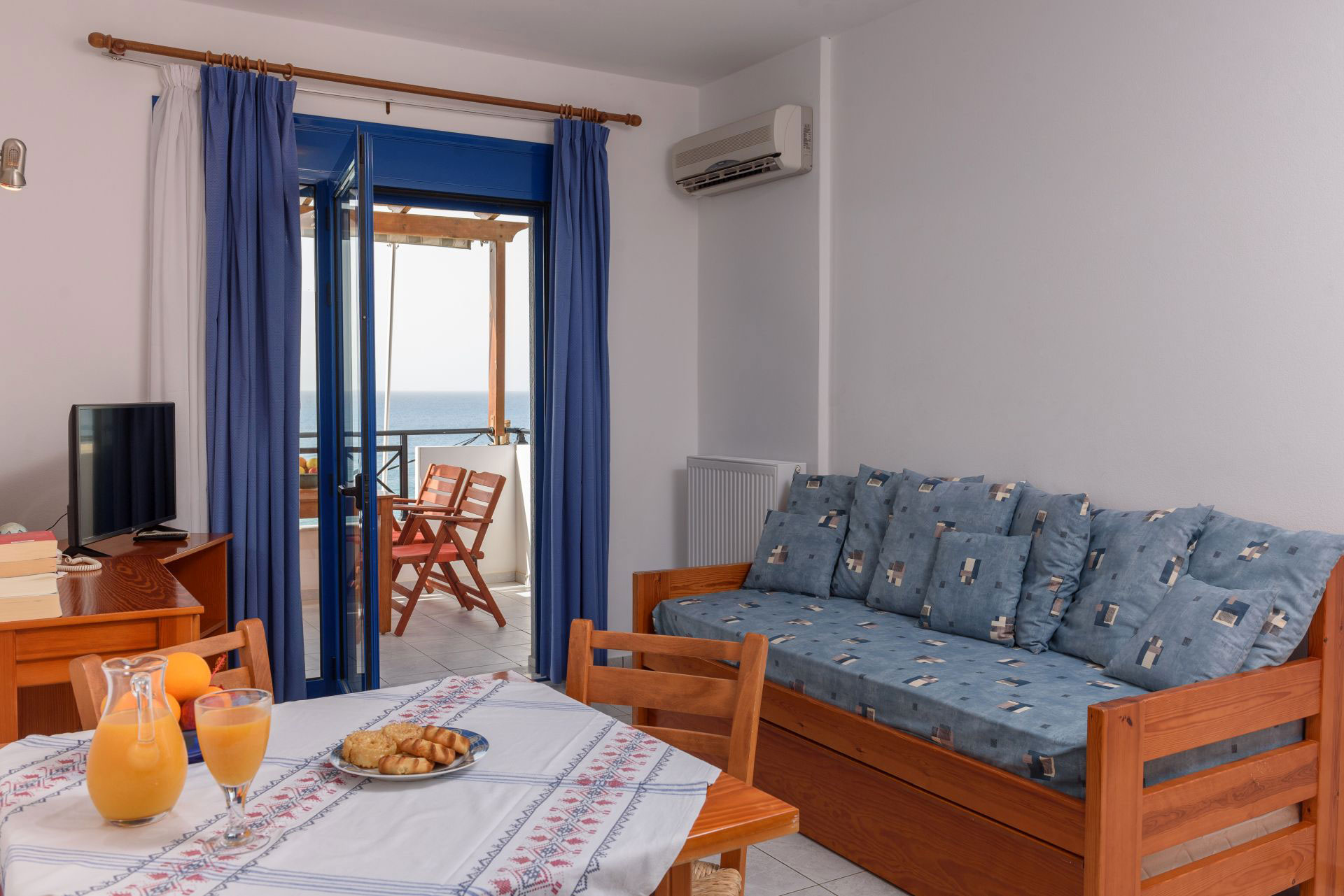 Kalamaki Holidays Finikas Apartment Direct Seaview 2