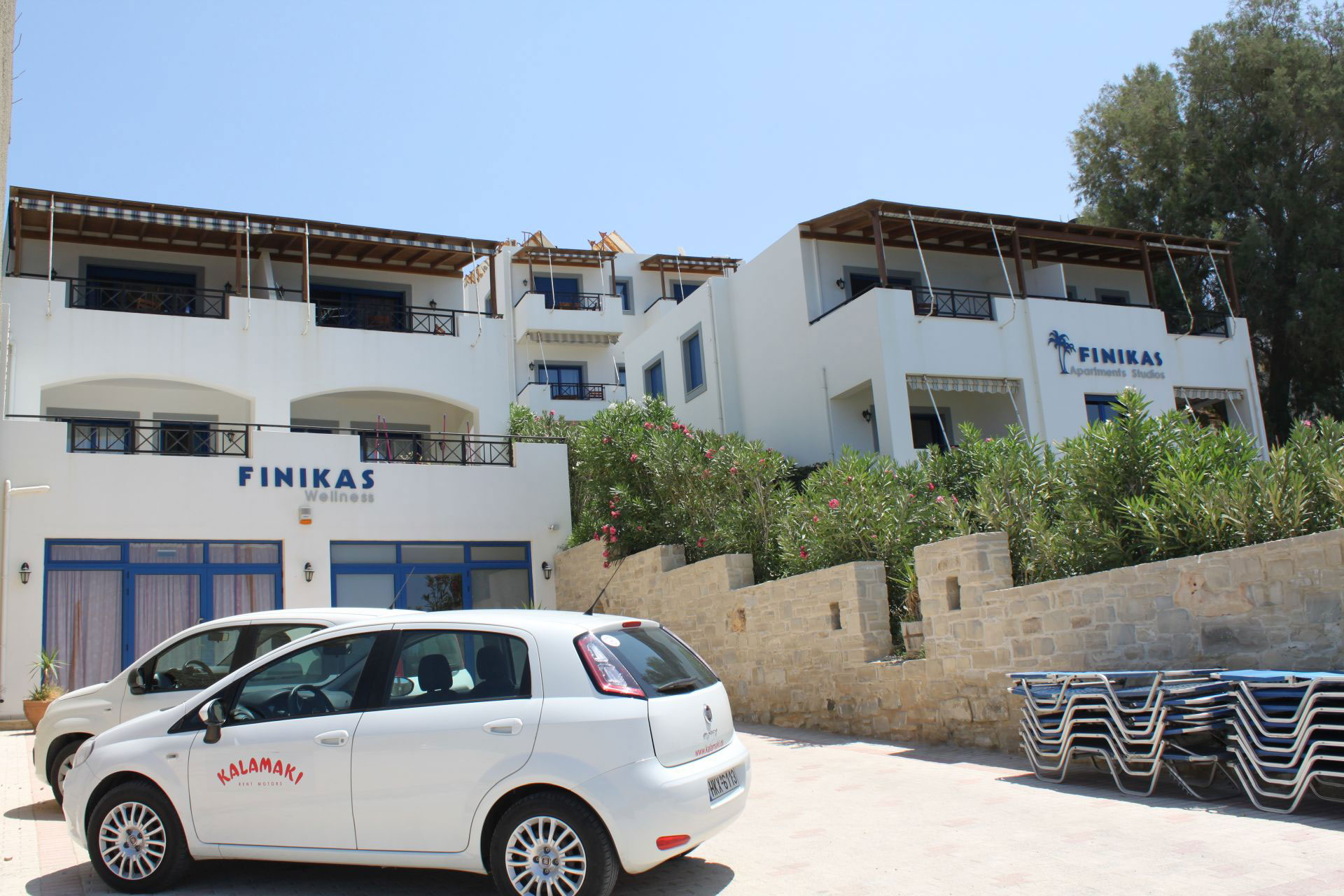 Kalamaki Holidays Apartmens Villas Parking