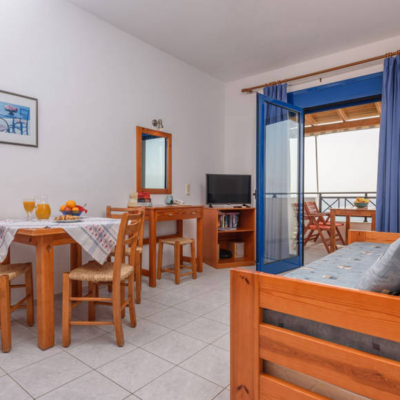 Kalamaki Holidays Finikas Apartment Direct Seaview