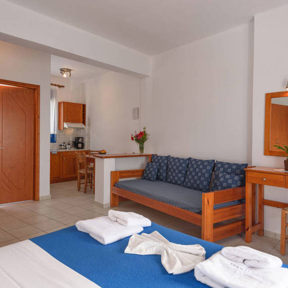 Kalamaki Holidays Finikas Studio Seaview Kitchen 3Bed Seaview